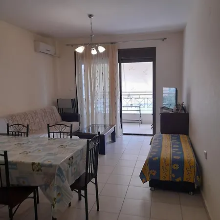 Christina νεα περαμοσ Apartament Néa Péramos